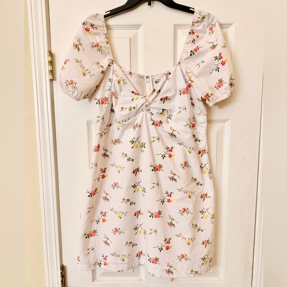 White Floral Puff-Sleeve Dress